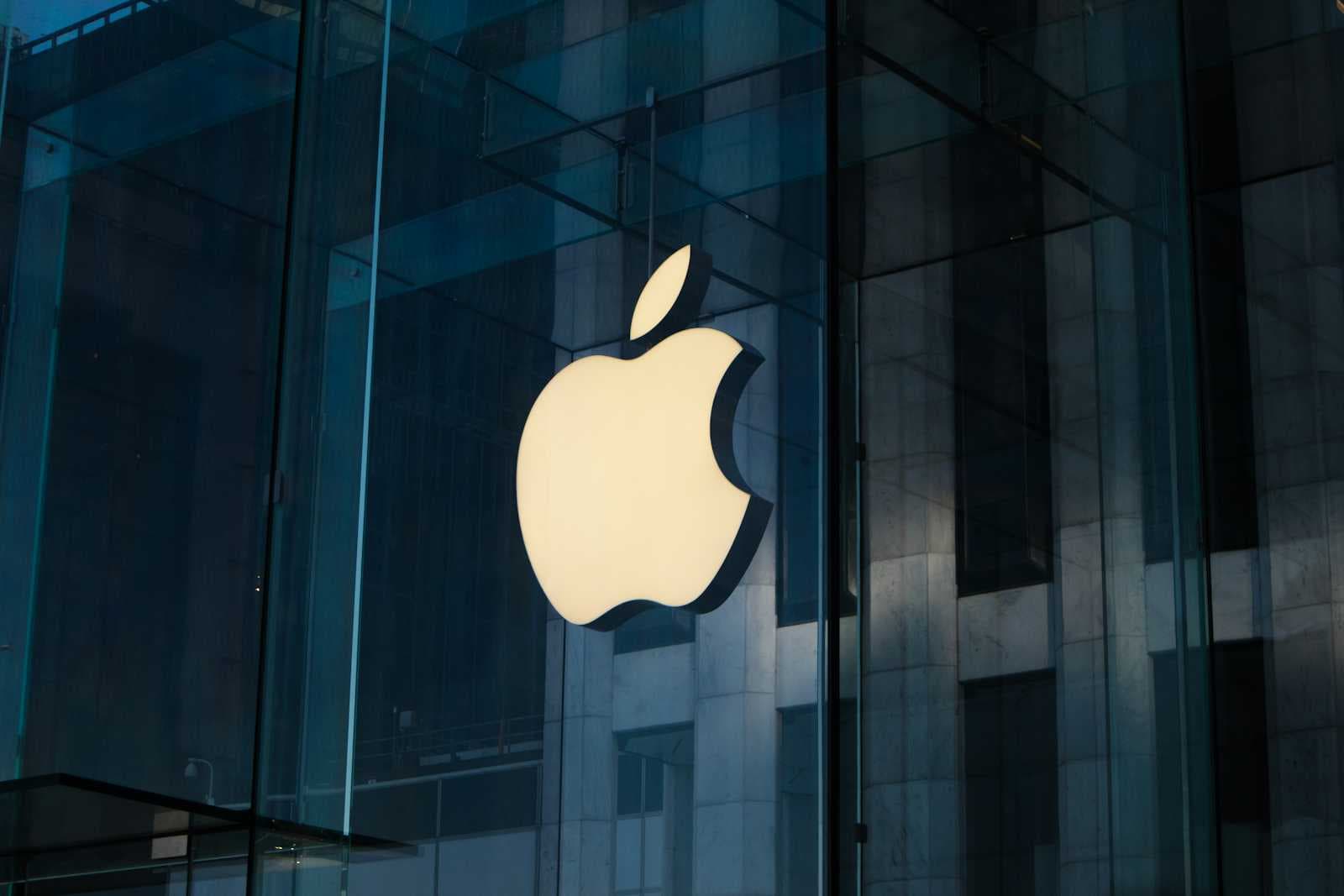 Exposing iCloud Users’ Names, Phone Numbers, and Email Addresses